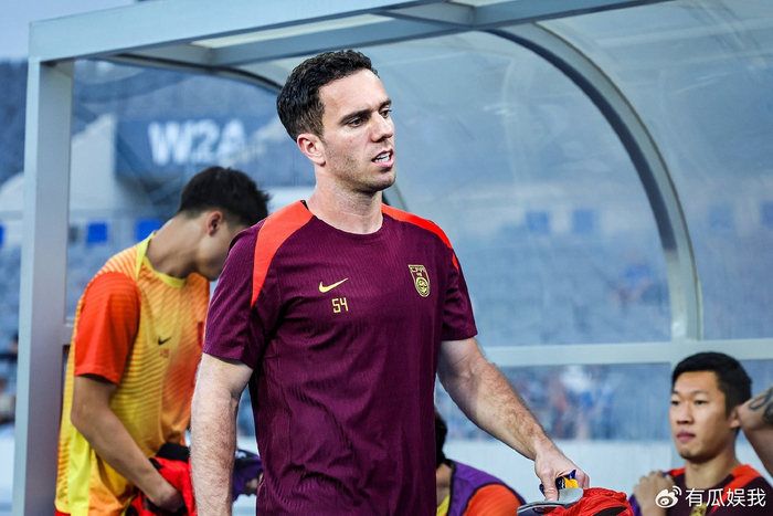 国足集结!国脚放弃休假,提前归队,归化却缺席,前往迪拜会合|邵佳一|中国男足|国际足联|塞尔吉尼奥|集训_新浪体育_新浪新闻