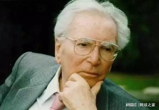 当桂冠成为重负,高芙的十字路口与灵魂之问